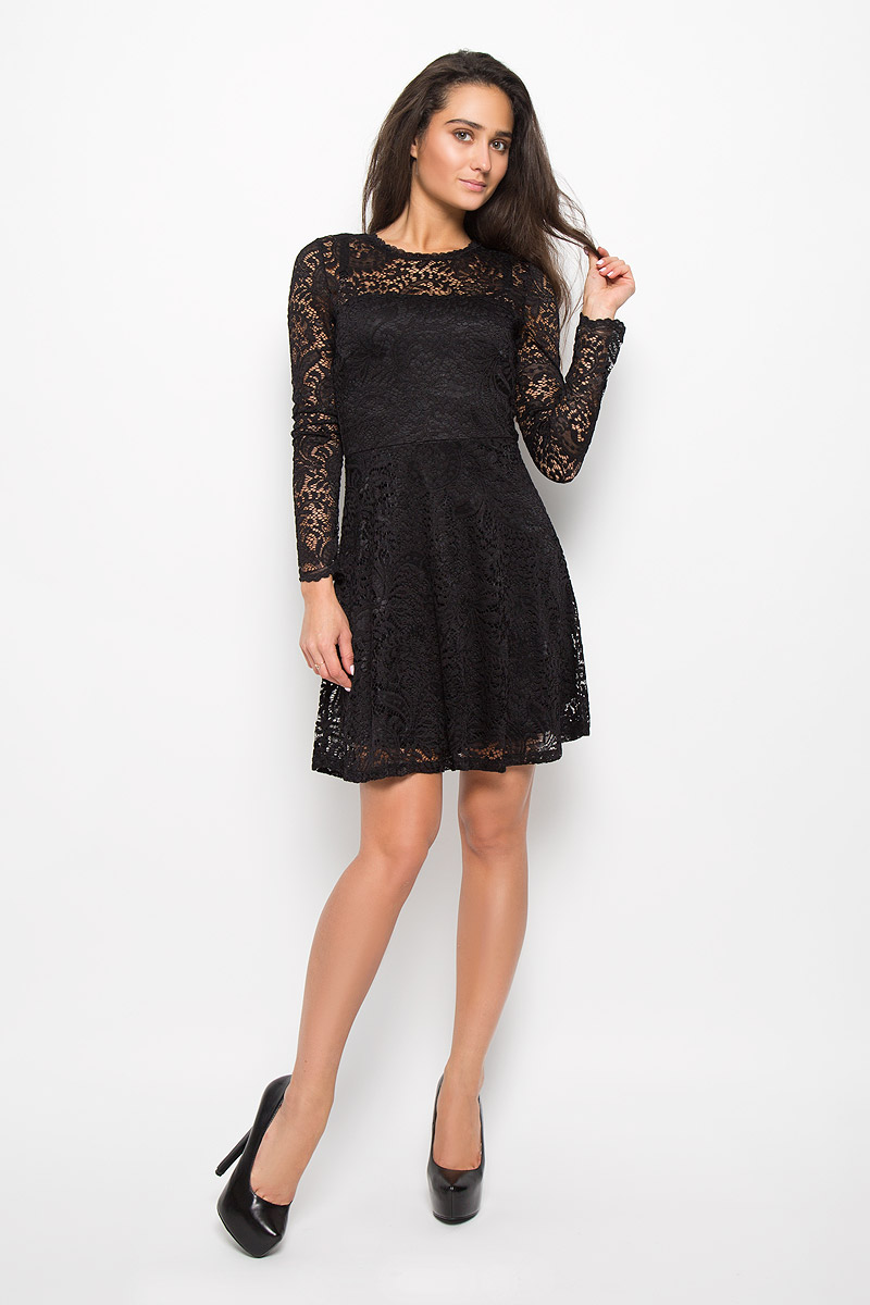 Платье Vero Moda, цвет: черный. 10160867. Размер S (42)10160867_Black Платье Vero Moda, цвет: черный. 10160867. Размер S (42)10160867_BlackЭлегантное платье Vero Moda выполнено из высококачественного материала. Такое платье обеспечит вам комфорт и удобство при носке и непременно вызовет восхищение у окружающих. Модель средней длины с длинными стандартными рукавами и круглым вырезом горловины отлично подчеркнет все достоинства вашей фигуры. Верхняя ткань изделия выполнена из мягкого и тянущегося гипюра, спинка оформлена небольшим вырезом.Это модное и комфортное платье станет превосходным дополнением к вашему гардеробу, оно подарит вам удобство и поможет подчеркнуть ваш вкус и неповторимый стиль.