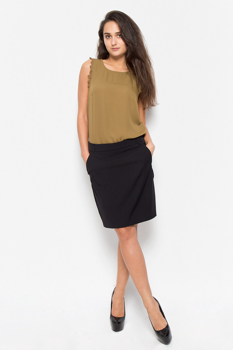 Юбка Vero Moda Soon, цвет: черный. 10158232. Размер 38 (44)10158232_Black Юбка Vero Moda Soon, цвет: черный. 10158232. Размер 38 (44)10158232_BlackСтильная юбка Vero Moda Soon изготовлена из полиэстера с добавлением вискозы и эластана. Подкладка выполнена из 100% полиэстера. Модель застегивается на потайную молнию сзади, имеются шлевки для ремня. Спереди юбка дополнена двумя врезными карманами со скошенными краями. Сзади у модели имеется шлица.Стильная юбка выгодно освежит и разнообразит любой гардероб. Создайте женственный образ и подчеркните свою яркую индивидуальность!