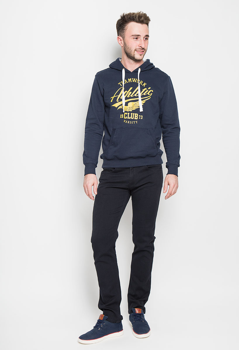 Брюки мужские Sela Casual Wear, цвет: темно-синий. P-215/502-6382. Размер L (50)P-215/502-6382 Брюки мужские Sela Casual Wear, цвет: темно-синий. P-215/502-6382. Размер L (50)P-215/502-6382Стильные мужские брюки Sela Casual Wear, выполненные из высококачественного материала, отлично дополнят ваш образ. Материал изделия плотный, тактильно приятный, позволяет коже дышать. Брюки застегиваются на пуговицу и имеют ширинку на застежке-молнии. На поясе предусмотрены шлевки для ремня. Спереди модель дополнена двумя втачными карманами и маленьким накладным, сзади - двумя накладными карманами. Высокое качество кроя и пошива, дизайн и расцветка придают изделию неповторимый стиль и индивидуальность. Модель займет достойное место в вашем гардеробе!
