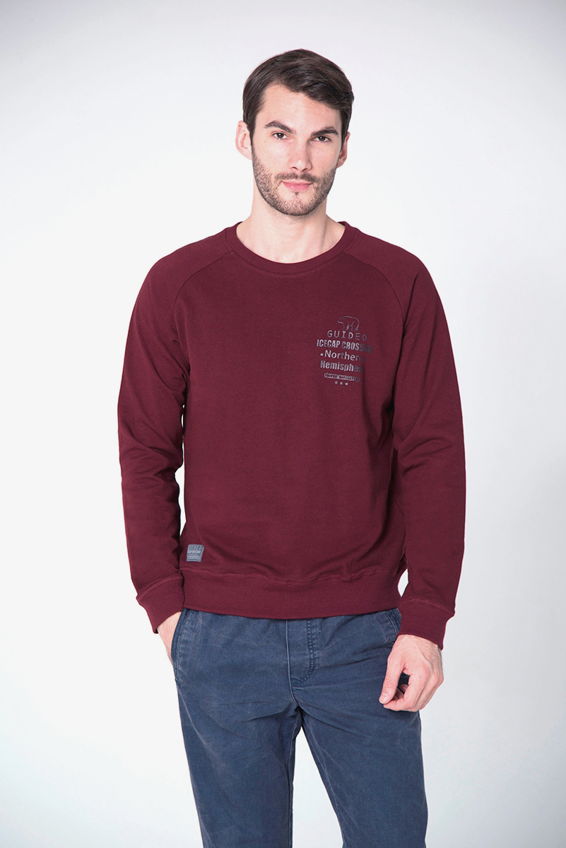 Свитшот мужской BeGood, цвет: бордовый. AW16-BGUZ-822. Размер XXXXL (58)AW16-BGUZ-822 Свитшот мужской BeGood, цвет: бордовый. AW16-BGUZ-822. Размер XXXXL (58)AW16-BGUZ-822Стильный и уютный мужской свитшот BeGood, изготовленный из хлопка, мягкий и приятный на ощупь, обладает хорошей гигроскопичностью и позволяет коже дышать. Модель с круглым вырезом горловины и длинными рукавами-реглан не сковывает движений и обеспечивает наибольший комфорт. Манжеты рукавов, горловина и низ свитшота оснащены эластичными трикотажными резинками. Спереди свитшот оформлен фирменной нашивкой и термоаппликацией с надписями.