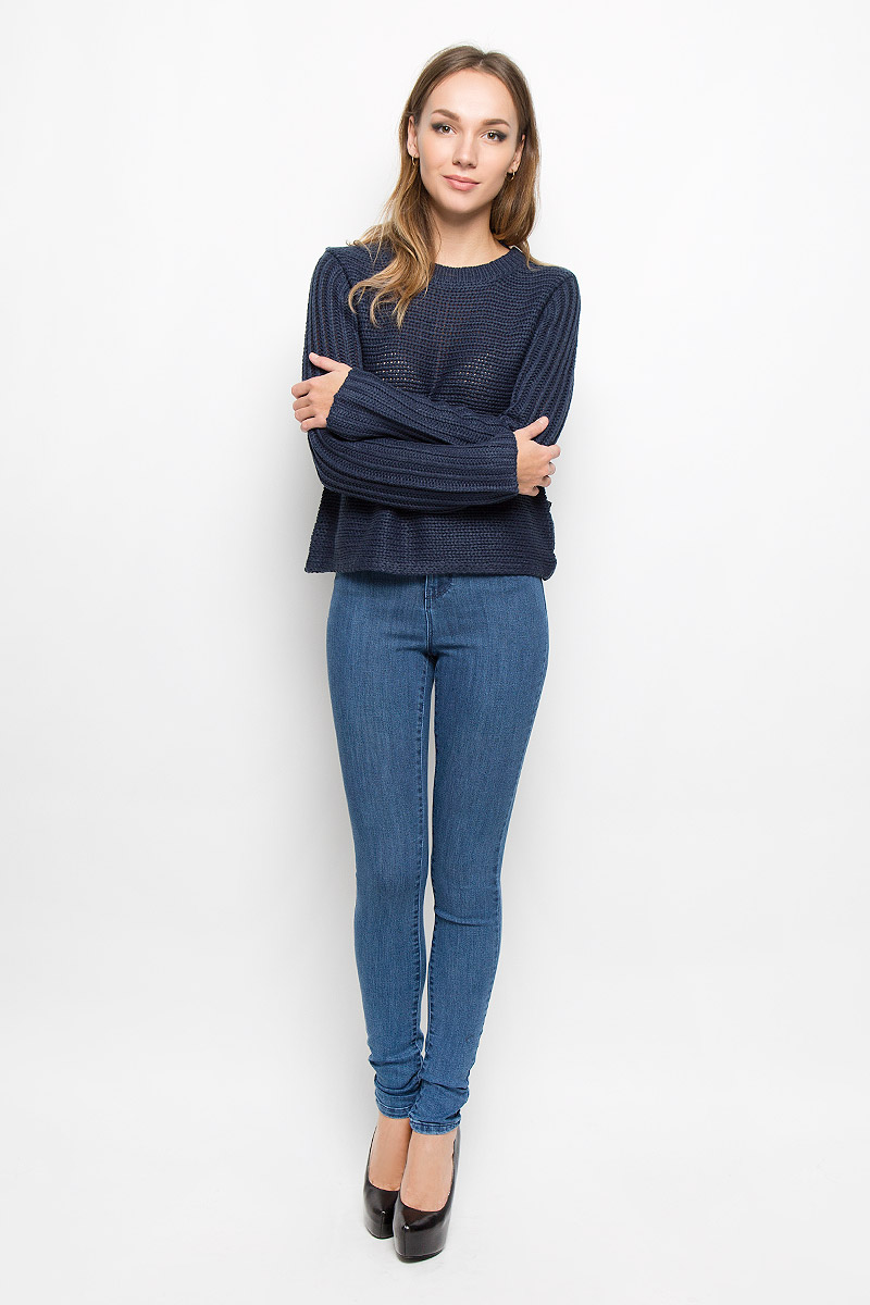 Джинсы женские Vero Moda, цвет: синий джинс. 10163432. Размер 30-32 (46/48-32)10163432_Medium Blue Denim Джинсы женские Vero Moda, цвет: синий джинс. 10163432. Размер 30-32 (46/48-32)10163432_Medium Blue DenimЖенские джинсы Vero Moda изготовлены из эластичного хлопка с добавлением вискозы и полиэстера. Материал тактильно приятный, не стесняет движений и хорошо пропускает воздух, обеспечивая комфорт при носке. Джинсы-скинни с завышенной талией застегиваются спереди на металлическую пуговицу и имеют ширинку на застежке-молнии. На поясе предусмотрены шлевки для ремня. Спереди расположены два втачных кармана и один маленький накладной, сзади - два накладных кармана.Лаконичные по своему дизайну джинсы станут универсальной моделью вашего гардероба.