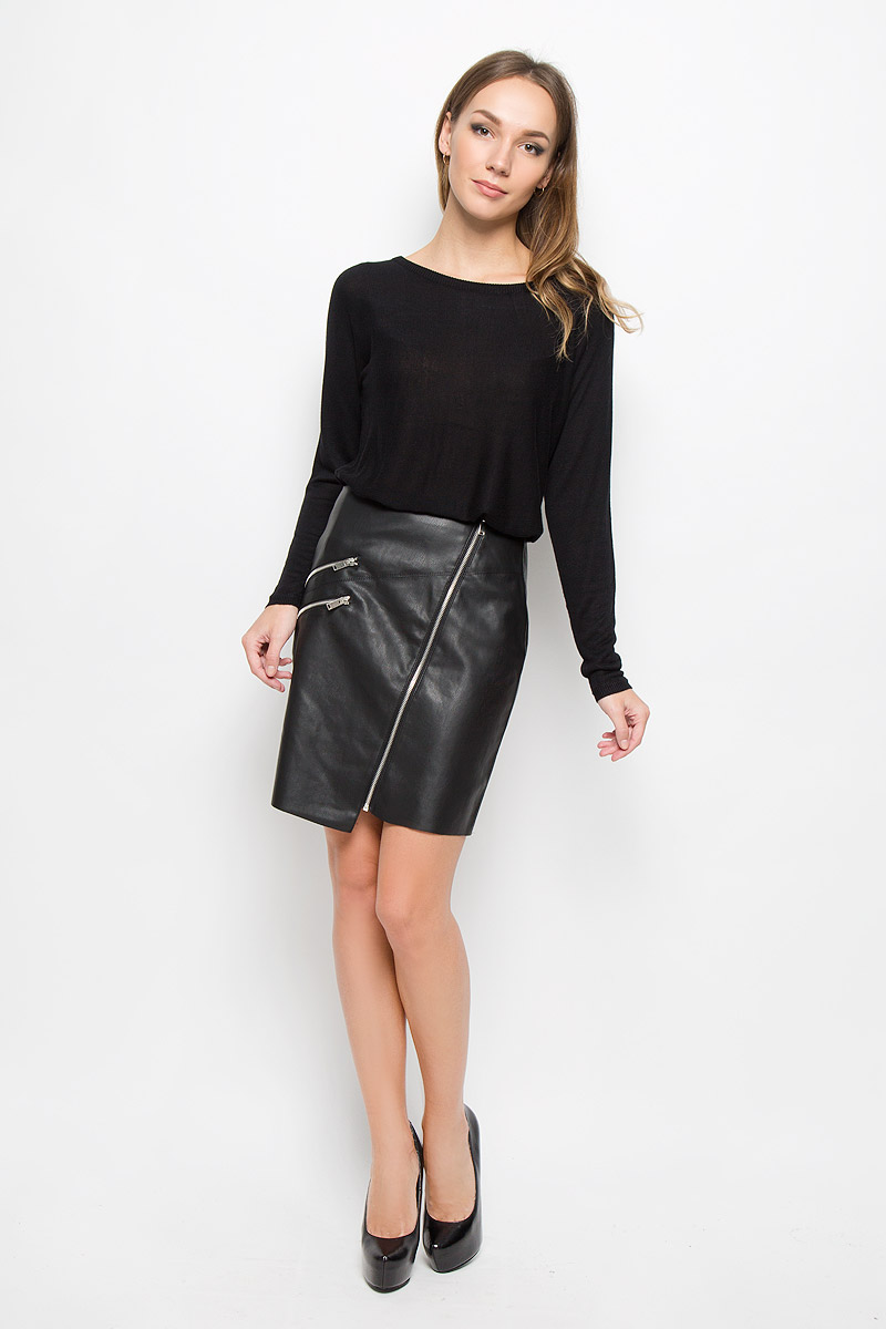 Юбка Vero Moda, цвет: черный. 10160559. Размер M (44)10160559_Black Юбка Vero Moda, цвет: черный. 10160559. Размер M (44)10160559_BlackЭффектная юбка Vero Moda выполнена из высококачественных материалов: полиуретана и полиэстера, она обеспечит вам комфорт и удобство при носке. Юбка-миди застегивается по всей длине на стильную металлическую змейку и дополнена двумя карманами-обманками на змейках. Модная юбка выгодно освежит и разнообразит ваш гардероб. Создайте женственный образ и подчеркните свою яркую индивидуальность! Классический фасон и оригинальное оформление этой юбки сделают ваш образ непревзойденным.