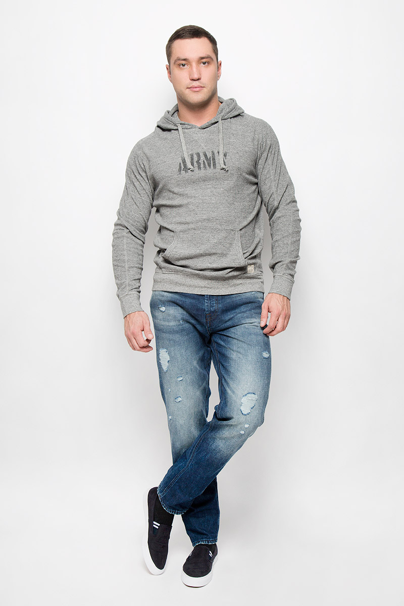 Джинсы мужские Jack & Jones Jeans Intelligence, цвет: темно-синий. 12110702. Размер 34-32 (48/50-32)12110702_Blue Denim Джинсы мужские Jack & Jones Jeans Intelligence, цвет: темно-синий. 12110702. Размер 34-32 (48/50-32)12110702_Blue DenimМодные мужские джинсы Jack & Jones Jeans Intelligence - это джинсы высочайшего качества, которые прекрасно сидят. Они выполнены из натурального хлопка, что обеспечивает комфорт и удобство при носке. Джинсы-слим стандартной посадки станут отличным дополнением к вашему современному образу. Модель застегиваются на пуговицу в поясе и ширинку на пуговицах, дополнены шлевками для ремня. Джинсы имеют классический пятикарманный крой: спереди расположено два втачных кармана и один маленький накладной карман, а сзади - два накладных кармана. Модель оформлена потертостями и рваным эффектом.Эти модные и в то же время комфортные джинсы послужат отличным дополнением к вашему гардеробу.