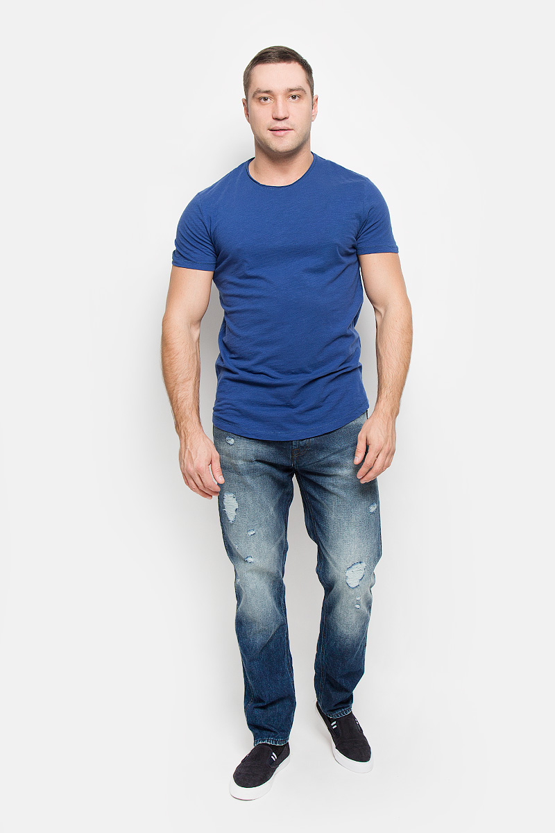 Футболка мужская Selected Homme Antonio Banderas, цвет: синий. 16051686. Размер M (46)16051686_Blue Depths Футболка мужская Selected Homme Antonio Banderas, цвет: синий. 16051686. Размер M (46)16051686_Blue DepthsМужская футболка Selected Homme Antonio Banderas, выполненная из натурального хлопка, идеально подойдет для повседневной носки. Материал очень мягкий и приятный на ощупь, не сковывает движения и позволяет коже дышать.Футболка прямого кроя с короткими рукавами имеет круглый вырез горловины, дополненный двойной окантовкой с закрученными краями.Такая футболка будет дарить вам комфорт в течение всего дня!