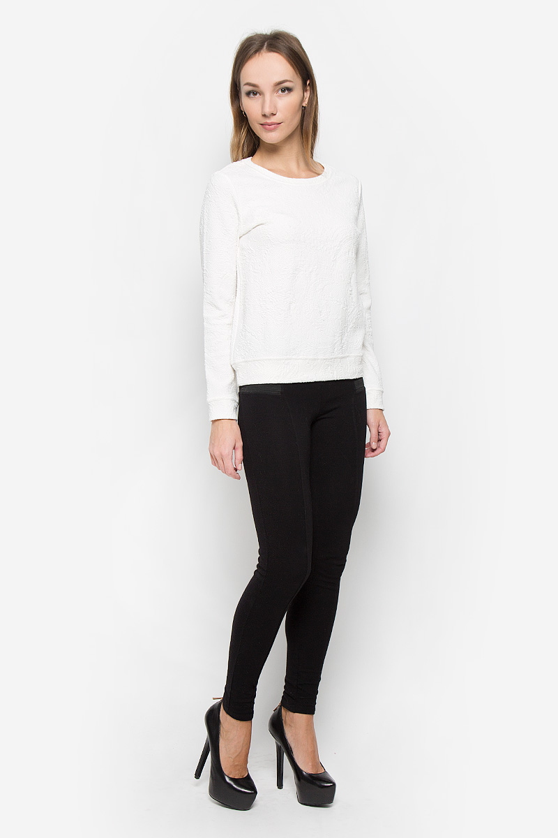 Свитшот женский Sela Collection, цвет: белый. St-113/086-6485. Размер L (48)St-113/086-6485 Свитшот женский Sela Collection, цвет: белый. St-113/086-6485. Размер L (48)St-113/086-6485Стильный женский свитшот Sela Collection, изготовленный из высококачественного эластичного хлопка с добавлением полиэстера, мягкий и приятный на ощупь, не сковывает движений и обеспечивает наибольший комфорт. Такой свитшот великолепно пропускает воздух, позволяя коже дышать, и обладает высокой гигроскопичностью. Модель с круглым вырезом горловины и длинными рукавами украшена объемным орнаментом.Этот свитшот - настоящее воплощение комфорта, он послужит отличным дополнением к вашему гардеробу. В нем вы будете чувствовать себя уютно в прохладное время года.