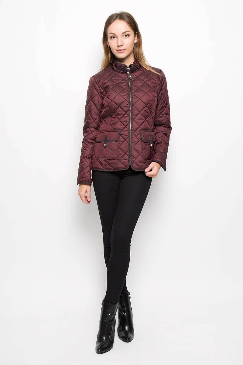 Куртка женская Baon, цвет: бордовый. B036523. Размер XL (50)B036523/B036623_Cold Beet Куртка женская Baon, цвет: бордовый. B036523. Размер XL (50)B036523/B036623_Cold BeetЭлегантная женская куртка Baon изготовлена из полиэстера. Классическая стеганая модель имеет приталенныйсилуэт. Ветрозащитная, водоотталкивающая куртка обеспечивает превосходную теплоизоляцию. Модель с воротником-стойкой и длинными рукавами застегивается на молнию. Воротник застегиваетсяпри помощи хлястика с кнопкой, пропущенного через металлическую шлевку. На рукавах предусмотрены небольшие разрезы. По спинке изделие дополненохлястиками с кнопками для регулировки объема. Спереди расположены два накладных кармана с клапанами назастежках-кнопках. Модель украшена отделкой из велюра и искусственной кожи.