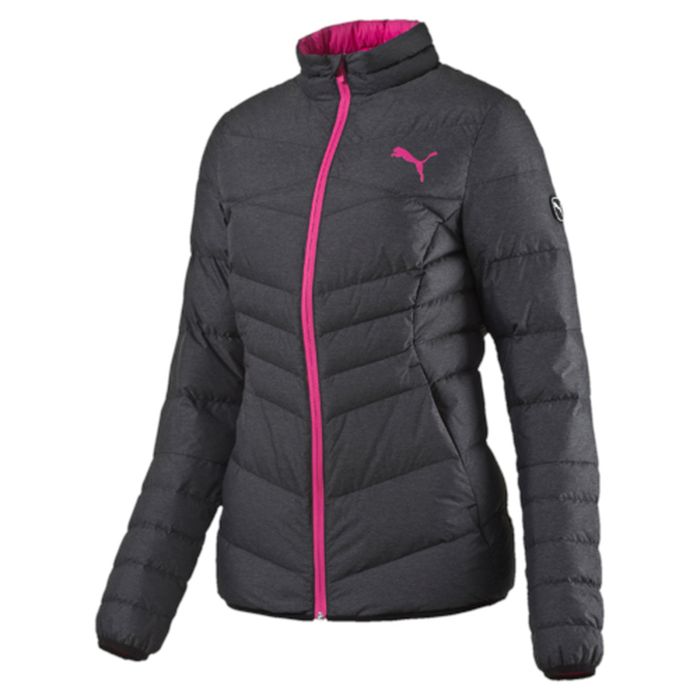 Куртка женская Puma Active 600 Packlite Down, цвет: серый. 83867238. Размер XS (42)838672_38 Куртка женская Puma Active 600 Packlite Down, цвет: серый. 83867238. Размер XS (42)838672_38Куртка создана для любительниц активного образа жизни, которые не привыкли тратить время впустую. Одежда линии ACTIVE создана для повседневной носки и отличается привлекательным дизайном, при этом элементы конструкции, унаследованные от моделей для активного отдыха, делают этот жилет абсолютно функциональным. Модель украшена графическим набивным рисунком, нанесенным методом сублимационной печати (цветовой вариант 51), логотипом PUMA, нанесенным методом глянцевой печати, а также силиконовой эмблемой PUMA. Она изготовлена по технологии warmCELL, обеспечивающей отличное сохранение тепла и способствующей естественной терморегуляции. Среди других отличительных особенностей модели - ветрозащитный клапан и наращённый спереди ворот, надежно закрывающий шею и подбородок, боковые карманы на молнии, подбой манжет и подола эластичным материалом, петля для вешалки, светоотражающая вставка сзади в пройме с обозначением использования материала Keep Heat, висячий ярлык с указанием состава наполнителя (упругость пуха 600, соотношение пух/перо 90/10, что является показателем наполнителя экстра-класса). Фасон в обтяжку по фигуре. Куртка изготовлена из сверхлегкого материала, складывается и убирается в левый боковой карман, который снабжен застежкой-молнией и петлей для переноски.