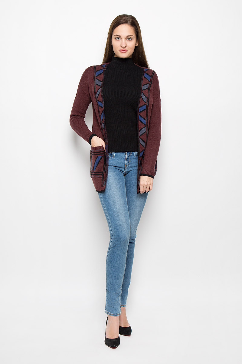 Кардиган женский Vero Moda, цвет: темно-коричневый. 10161248. Размер M (44)10161248_Decadent Chocolate Кардиган женский Vero Moda, цвет: темно-коричневый. 10161248. Размер M (44)10161248_Decadent ChocolateСтильный женский кардиган Vero Moda, выполненный из вискозы с добавлением полиэстера и нейлона, подчеркнет ваш уникальный стиль и поможет создать оригинальный женственный образ.Модель с длинными рукавами оформлена оригинальным принтом. Спереди находятся два накладных кармана. Кардиган не имеет застежек, благодаря чему красиво и элегантно драпируется. Манжеты рукавов и низ модели связаны резинкой.