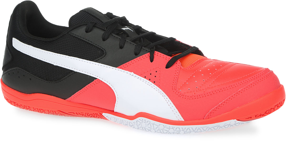 Кроссовки для футзала мужские Puma Gavetto Sala, цвет: красный, черный. 10344411. Размер 7,5 (40)10344411 Кроссовки для футзала мужские Puma Gavetto Sala, цвет: красный, черный. 10344411. Размер 7,5 (40)10344411Новая модель Gavetto Sala предназначена для всех, кто на профессиональном и серьезном любительском уровне играет в минифутбол в зале. Верх из синтетического материала, изготовленного с использованием передовых технологий, обеспечивает отличное чувство мяча и легкость его обработки, в то время как дополнительная защита спереди в области большого пальца уменьшает травмоопасность и делает эту модель бутс долговечной в носке. Новая низкопрофильная подошва создает идеальное сцепление ноги игрока с поверхностью, что позволяет ему уверенно совершать все необходимые маневры. Достигайте высоких результатов с бутсами для футбола от Puma.