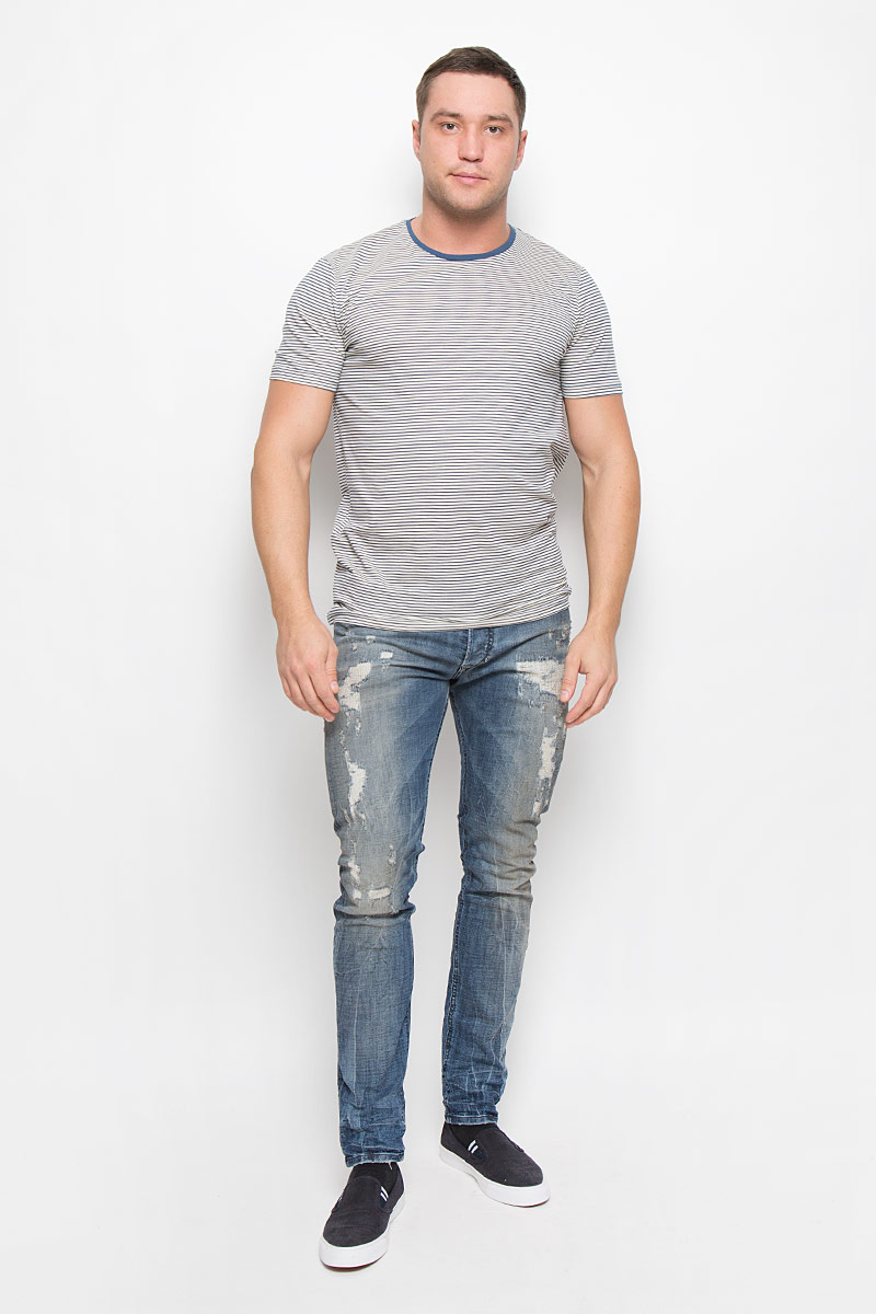 Футболка мужская Tom Tailor Denim, цвет: темно-синий, молочный. 1036196.00.12_6748. Размер M (48)1036196.00.12_6748 Футболка мужская Tom Tailor Denim, цвет: темно-синий, молочный. 1036196.00.12_6748. Размер M (48)1036196.00.12_6748Мужская футболка Tom Tailor Denim, изготовленная из натурального хлопка, очень мягкая, тактильно приятная, не сковывает движения и позволяет коже дышать.Футболка с круглым вырезом горловины и короткими рукавами оформлена принтом в полоску.