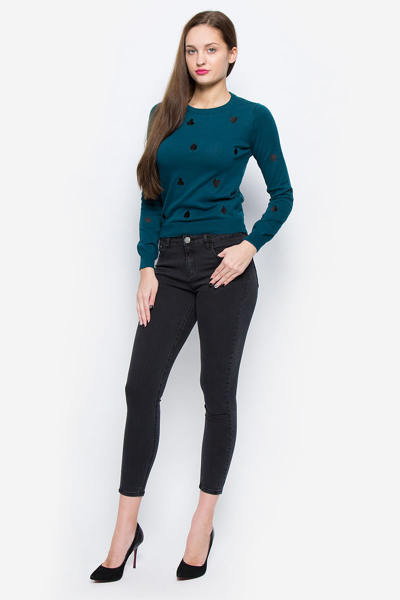 Джинсы женские Glamorous, цвет: графитовый. JL5249. Размер S (44)JL5249_Black Wash Джинсы женские Glamorous, цвет: графитовый. JL5249. Размер S (44)JL5249_Black WashСтильные женские джинсы Glamorous выполнены из хлопка с добавлением полиэстера и эластана. Материал мягкий и приятный на ощупь, не сковывает движения и позволяет коже дышать.Джинсы-скинни со стандартной посадкой застегиваются на пуговицу в поясе и ширинку на застежке-молнии. На поясе предусмотрены шлевки для ремня. Джинсы имеют классический пятикарманный крой: спереди модель оформлена двумя втачными карманами и одним маленьким накладным кармашком, а сзади - двумя накладными карманами. Модель оформлена легким эффектом потертости.