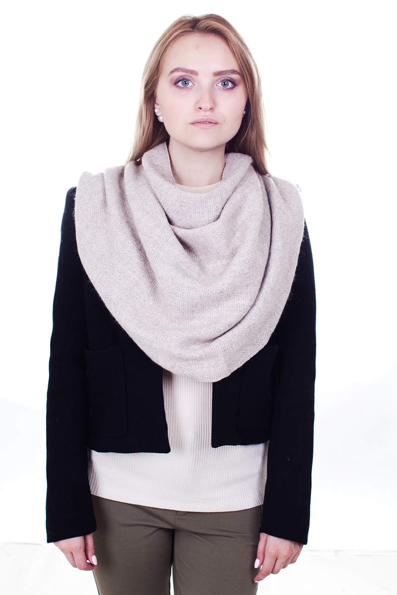 Палантин Sophie Ramage, цвет: бежевый. YY-21662-12. Размер 100 см х 200 смYY-21662-12 Палантин Sophie Ramage, цвет: бежевый. YY-21662-12. Размер 100 см х 200 смYY-21662-12Стильный женский палантин Sophie Ramage станет великолепным завершением любого наряда.Палантин изготовлен из акрила и шерсти, а по краю украшен плетеной бахромой. Теплый и изящный палантин поможет вам создать изысканный женственный образ, а также согреет в непогоду.