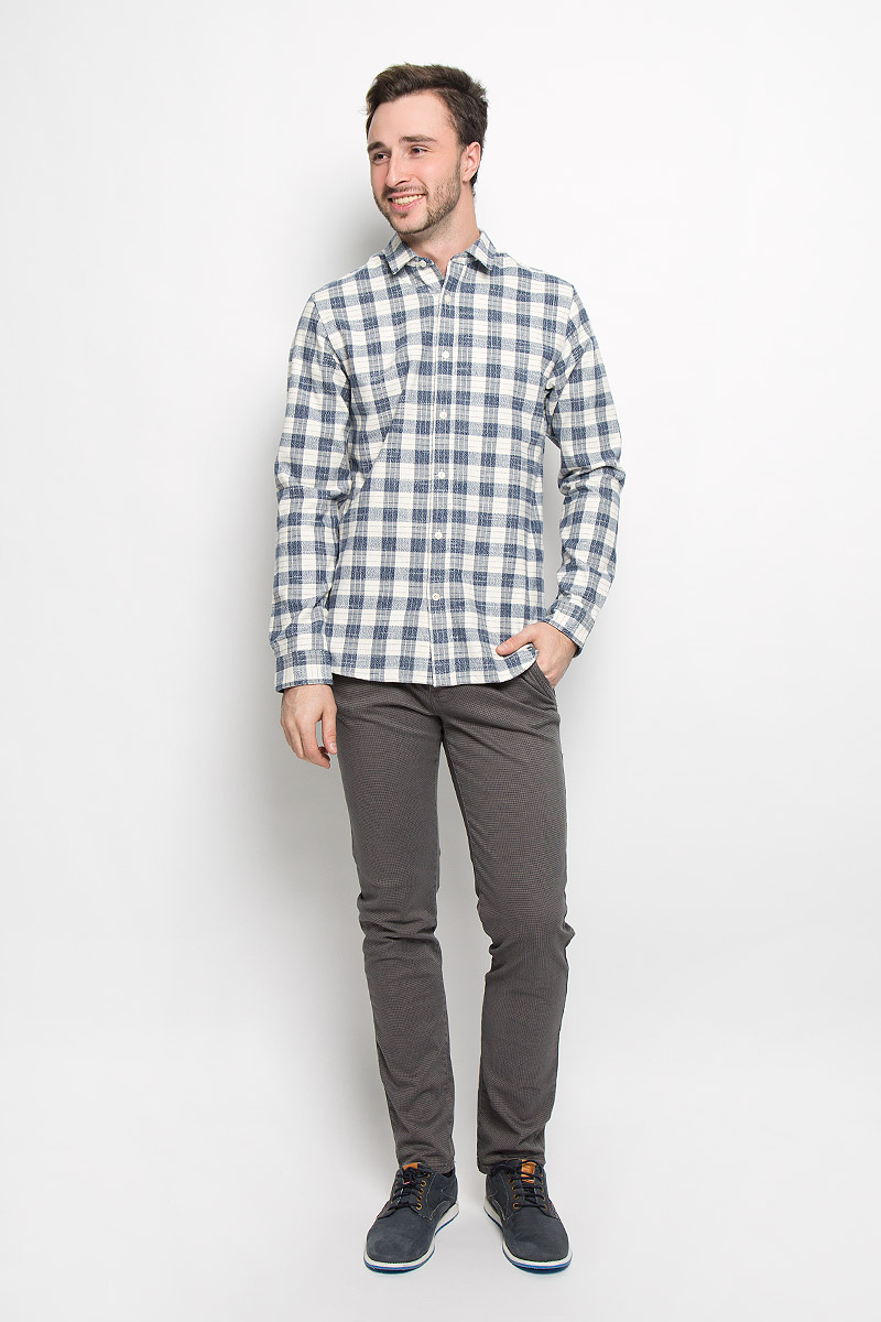 Рубашка мужская Selected Homme, цвет: темно-синий, молочный. 16052131. Размер XL (50)16052131_Blueberry Рубашка мужская Selected Homme, цвет: темно-синий, молочный. 16052131. Размер XL (50)16052131_BlueberryМужская рубашка Selected Homme выполнена из натурального хлопка. Модель классического кроя с длинными рукавами и отложным воротником застегивается на пуговицы по всей длине. Манжеты рукавов оснащены застежками-пуговицами. Рубашка оформлена оригинальным принтом.