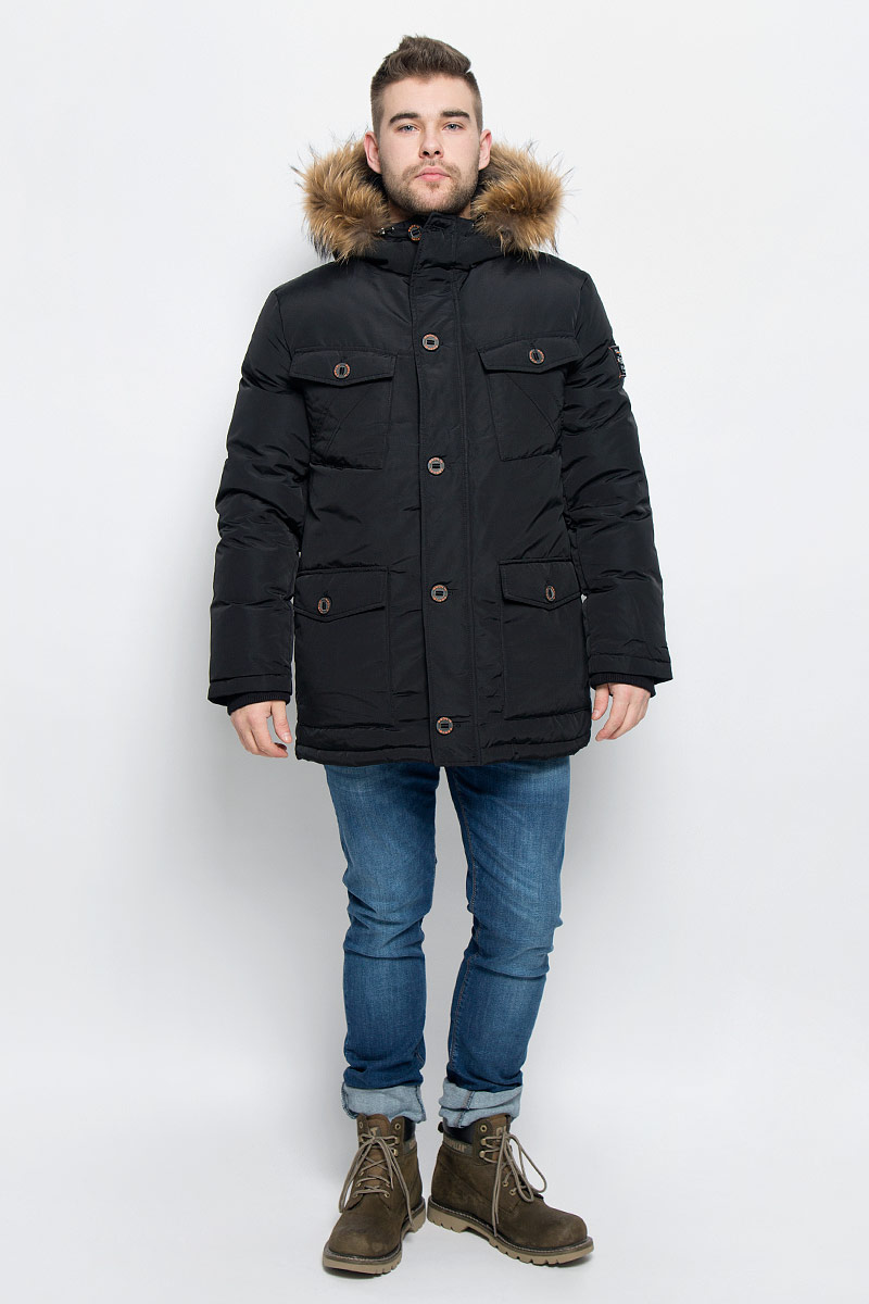 Пуховик мужской Baon, цвет: черный. B506515. Размер XL (52)B506515_BLACK Пуховик мужской Baon, цвет: черный. B506515. Размер XL (52)B506515_BLACKМужской пуховик Baon изготовлен из высококачественного полиэстера. В качестве утеплителя используется натуральный пух.Куртка с несъемным капюшоном застегивается на застежку-молнию с двумя бегунками и дополнительно имеет ветрозащитную планку на пуговицах. Капюшон оснащен эластичными шнурками со стопперами и оформлен натуральным мехом, который пристегивается к нему за счет кнопок. Низ рукавов дополнен внутренними эластичными манжетами. Объем по линии талии регулируется с помощью эластичного шнурка со стоппером. Спереди имеются шесть накладных карманов, четыре из которых с клапанами на пуговицах, с внутренней стороны - один прорезной карман на застежке-молнии и накладной карман на пуговице. Модель оформлена фирменными нашивками.