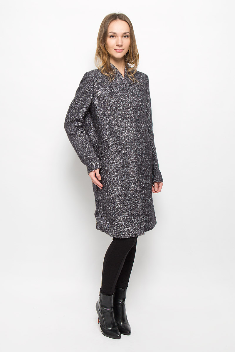 Пальто женское Selected Femme, цвет: серый. 16050948. Размер 38 (44)16050948_Dark Grey Melange Пальто женское Selected Femme, цвет: серый. 16050948. Размер 38 (44)16050948_Dark Grey MelangeЖенское пальто Selected Femme с длинными рукавами и V-образным вырезом горловины выполнено из полиэстера с добавлением шерсти. Пальто застегивается на пуговицы спереди. Изделие дополнено двумя втачными карманами спереди и внутренним втачным карманом на пуговице.