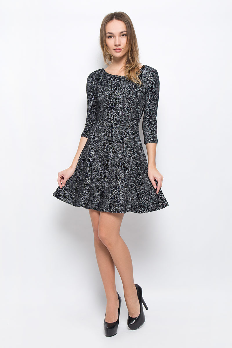 Платье Tom Tailor Denim, цвет: серый, черный. 5019543.00.71_1000. Размер S (44)5019543.00.71_1000 Платье Tom Tailor Denim, цвет: серый, черный. 5019543.00.71_1000. Размер S (44)5019543.00.71_1000Модное платье Tom Tailor Denim выполнено из хлопка с добавлением полиэстера и эластана.Платье-мини А-силуэта с круглым вырезом горловины и рукавами 3/4 оформлено оригинальным принтом.