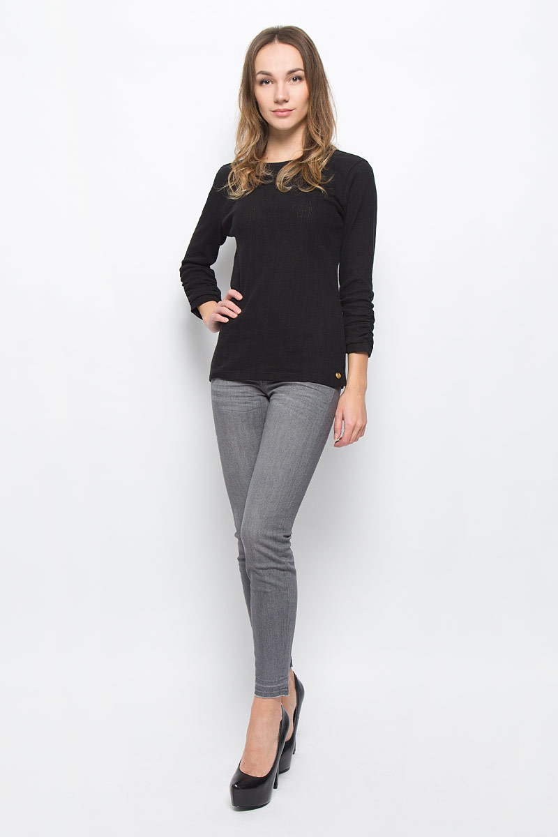 Лонгслив женский Tom Tailor Denim, цвет: черный. 1036298.01.71_2999. Размер L (48)1036298.01.71_2999 Лонгслив женский Tom Tailor Denim, цвет: черный. 1036298.01.71_2999. Размер L (48)1036298.01.71_2999Женский лонгслив Tom Tailor Denim изготовлен из натурального хлопка.Модель с круглым вырезом горловины и рукавами 3/4 оформлен оригинальным узором. Вырез горловины и манжеты рукавов дополнены трикотажными резинками. Рукава присборены на резинки.