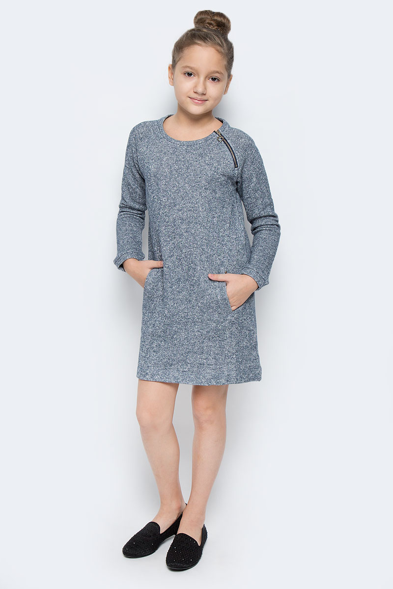 Платье для девочки Sela, цвет: серо-синий. DK-617/076-6414. Размер 122, 7 летDK-617/076-6414 Платье для девочки Sela, цвет: серо-синий. DK-617/076-6414. Размер 122, 7 летDK-617/076-6414Стильное платье для девочки выполнено их хлопка с добавлением полиэстера. Модель мини-длины с круглым вырезом горловины и длинными рукавами-реглан дополнена двумя врезными карманами. Модель имеет небольшую застежку-молнию, которая расположена у горловины спереди.