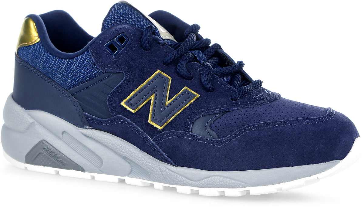 Кроссовки женские New Balance, цвет: синий, золотой, серый. WRT580JD/B. Размер 6,5 (37)WRT580JD/B Кроссовки женские New Balance, цвет: синий, золотой, серый. WRT580JD/B. Размер 6,5 (37)WRT580JD/BКроссовки выполнены из текстиля и натуральной замши, задник из полиуретана. Модель оформлена фирменной нашивкой. На ноге модель фиксируется с помощью шнурков. Внутренняя поверхность выполнена из мягкого текстиля.Стелька выполнена из мягкого ЭВА-материала с текстильной поверхностью. Подошва выполнена из прочной и легкой резины. Протектор на подошве гарантирует отличное сцепление с любой поверхностью.