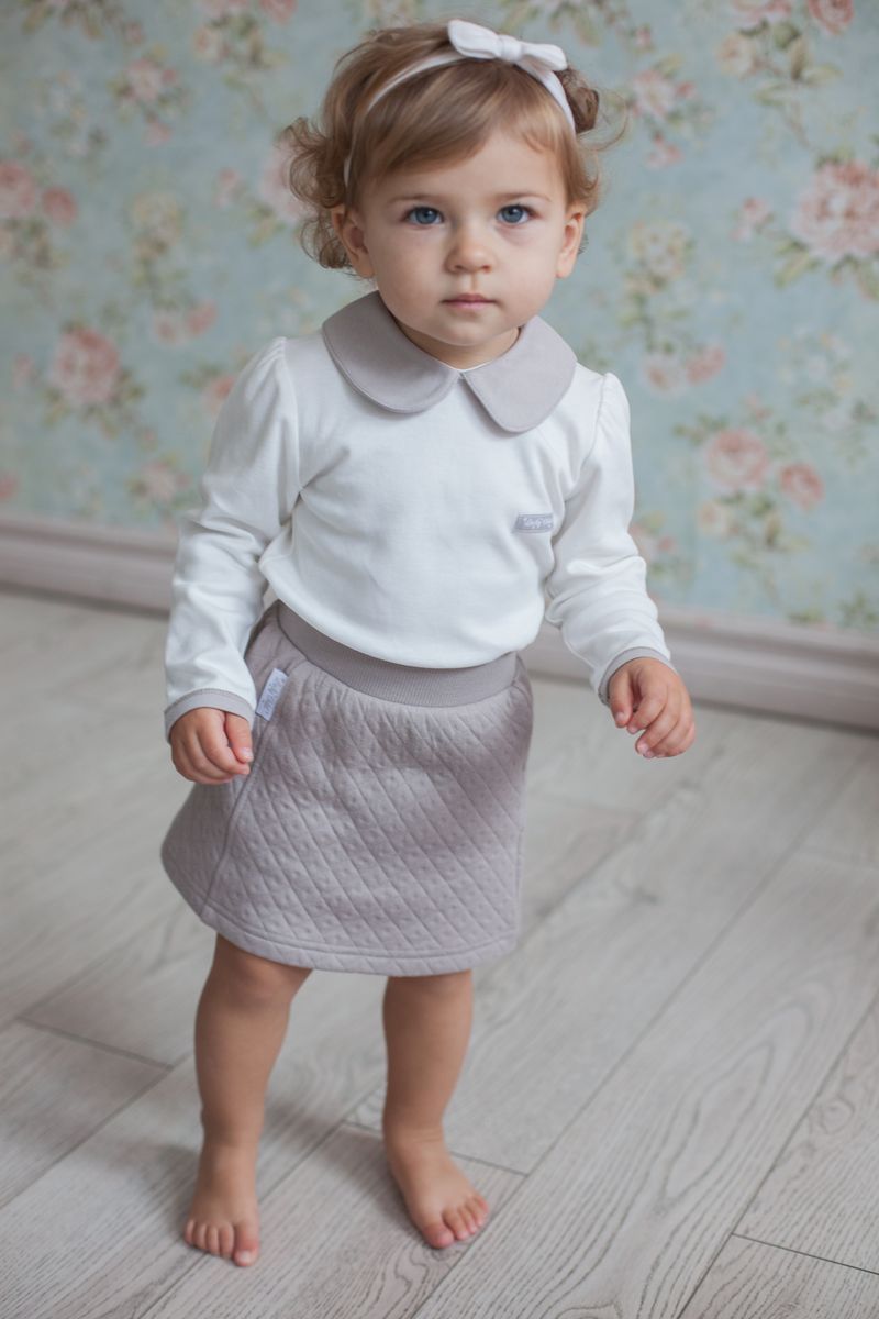 Кофта для девочки Lucky Child Дуэт, цвет: бежевый, молочный, 3 шт. 33-12. Размер 62/6833-12а Кофта для девочки Lucky Child Дуэт, цвет: бежевый, молочный, 3 шт. 33-12. Размер 62/6833-12аНабор из 3 кофточек от Lucky Child будет вам необходим вне зависимости от сезона. Все вещи из коллекции Дуэт позволяют коже дышать и не сковывают движений. Отличительной особенностью этой коллекции является минималистичный дизайн, который несет в себе только стиль и комфорт. Материал - утепленное хлопковое полотно капитоний, которое сохраняет форму после множества стирок.