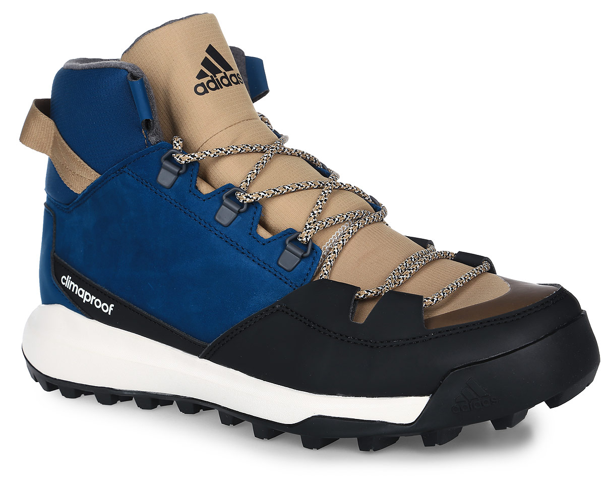 Ботинки мужские adidas CW Winterpitch Mid, цвет: синий, черный. AQ6573. Размер 8,5 (41)AQ6573 Ботинки мужские adidas CW Winterpitch Mid, цвет: синий, черный. AQ6573. Размер 8,5 (41)AQ6573Мужские туристические ботинки CW Winterpitch Mid от adidas с водонепроницаемой мембраной Climaproof защищают ноги от влаги в суровых условиях зимнего хайкинга и на городских улицах. Модель выполнена из натурального нубука в средней части стопы со вставками из износостойких искусственных материалов и материала Ripstop для дополнительной защиты. Резиновая подошва Stealth обеспечивает непревзойденное сцепление на скользких поверхностях. На пятке расположен ремешок для удобства надевания и сниания. Классическая шнуровка надежно зафиксирует модель на ноге.
