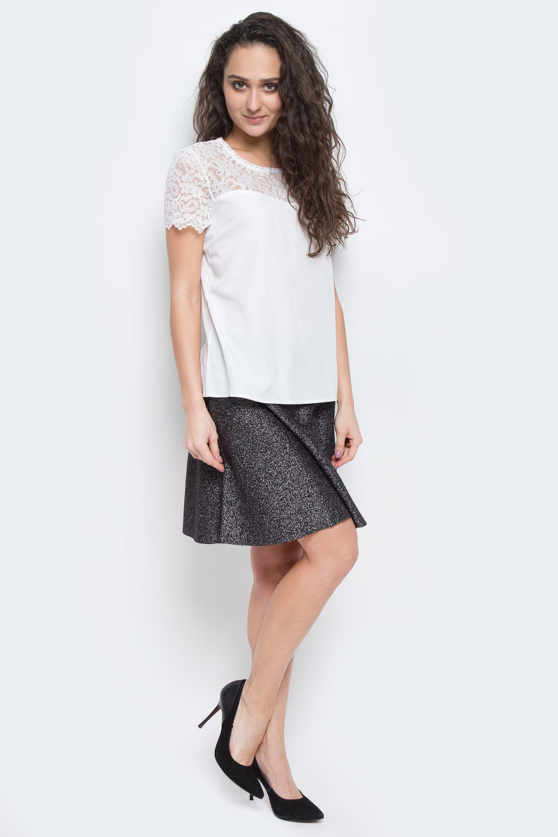 Блузка женская Tom Tailor Contemporary, цвет: белый. 2032932.00.75_8210. Размер 44 (50)2032932.00.75_8210 Блузка женская Tom Tailor Contemporary, цвет: белый. 2032932.00.75_8210. Размер 44 (50)2032932.00.75_8210Блузка Tom Tailor Contemporary выполнена из комбинации полиамида и эластана. Модель с круглым вырезом горловины и стандартными короткими рукавами, на спинке застегивается на металлическую пуговицу. Кружевная вставка изготовлена из вискозы и полиэстера. Изделие с полукруглым низом.