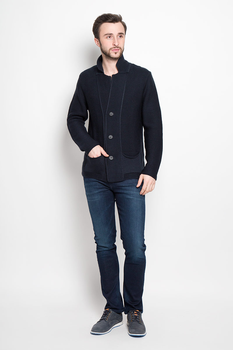 Кардиган мужской Baon, цвет: темно-синий. B646506. Размер L (50)B646506_DEEP NAVY MELANGE Кардиган мужской Baon, цвет: темно-синий. B646506. Размер L (50)B646506_DEEP NAVY MELANGEСтильный мужской кардиган Baon выполнен из акрила с добавлением шерсти. Кардиган застегивается на пуговицы и спереди дополнен двумя накладными кармашками.