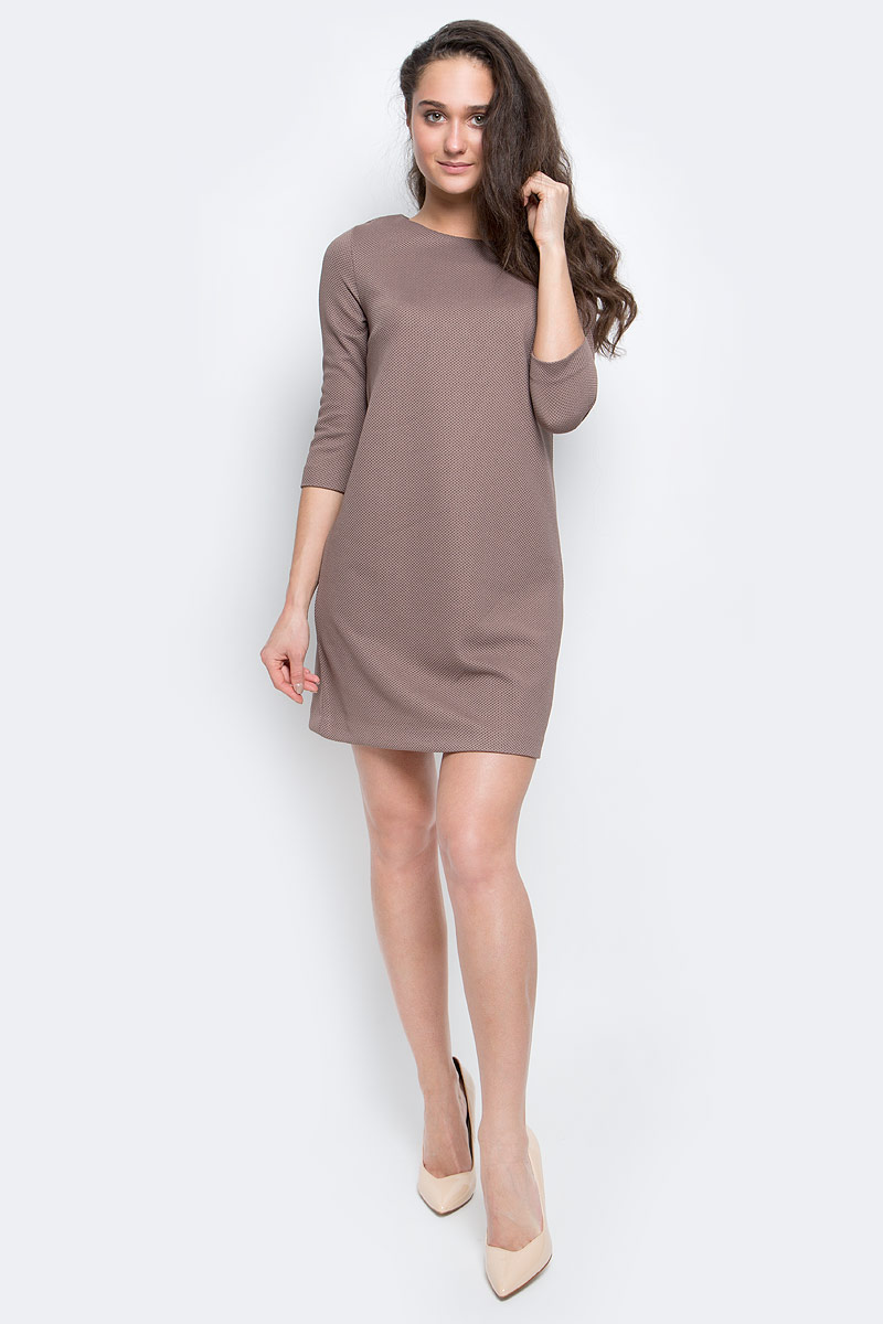 Платье Sela Collection, цвет: серо-коричневый. DK-117/300-7110. Размер M (46)DK-117/300-7110 Платье Sela Collection, цвет: серо-коричневый. DK-117/300-7110. Размер M (46)DK-117/300-7110Стильное женское платье выполнено из эластичного полиэстера, застегивается на спинке при помощи застежки-молнии. Модель с круглым вырезом горловины и рукавами 3/4.