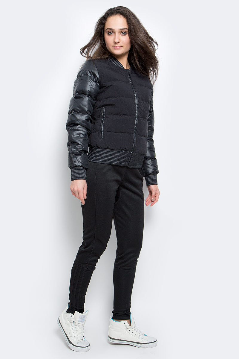 Пуховик женский adidas Cozy Down BMBR, цвет: черный. AP8690. Размер XL (52/54)AP8690 Пуховик женский adidas Cozy Down BMBR, цвет: черный. AP8690. Размер XL (52/54)AP8690Уютная куртка, которая защитит от холода. Стильный силуэт бомбера. Натуральный пух превосходно согревает. Приталенный крой и переработанные материалы. Рифленые манжеты, ворот и нижний край; четырехслойная конструкция. Боковые карманы на молниях. Эта модель - часть экологической программы adidas: использованы технологии, сберегающие природные ресурсы; каждая нить имеет значение: переработанный полиэстер сохраняет природные ресурсы и уменьшает отходы производства.