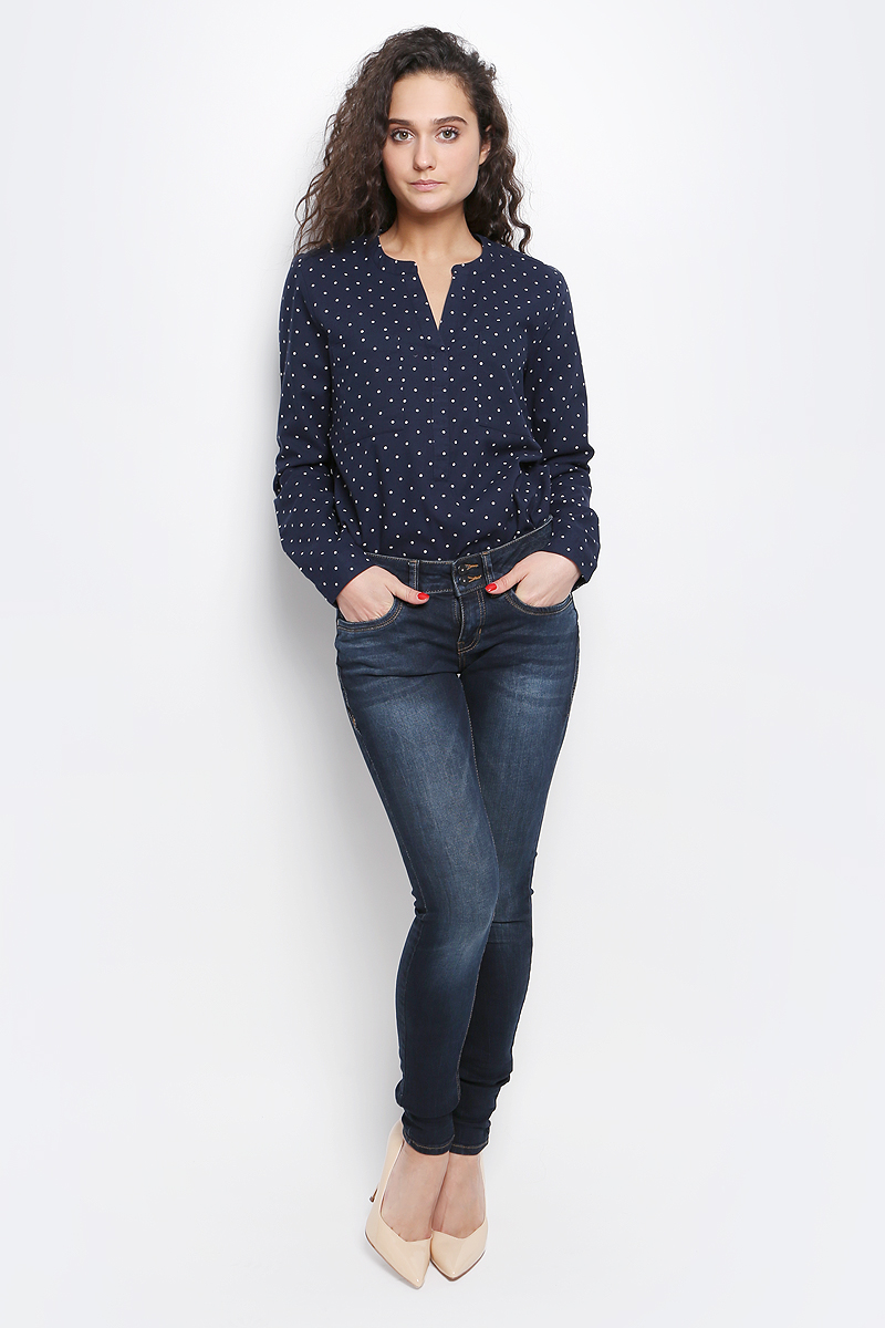 Джинсы женские Tom Tailor Denim Jona, цвет: темно-синий. 6205350.09.71_1053. Размер 28-32 (44-32)6205350.09.71_1053 Джинсы женские Tom Tailor Denim Jona, цвет: темно-синий. 6205350.09.71_1053. Размер 28-32 (44-32)6205350.09.71_1053Женские джинсы Tom Tailor Denim Jona выполнены из высококачественного эластичного хлопка. Джинсы-скинни заниженной посадки застегиваются на две пуговицы в поясе и ширинку на застежке-молнии, дополнены шлевками для ремня. Джинсы имеют классический пятикарманный крой: спереди модель дополнена двумя втачными карманами и одним маленьким накладным кармашком, а сзади - двумя накладными карманами. Модель оформлена декоративными потертостями.