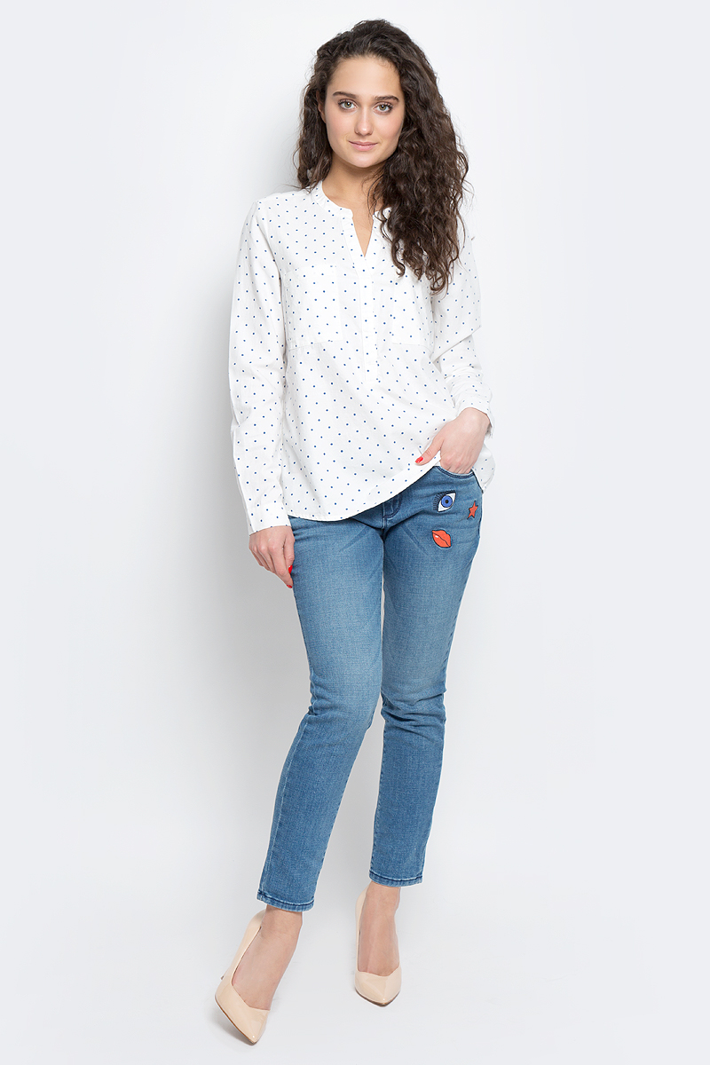 Блузка женская Tom Tailor Denim, цвет: белый. 2033032.00.71_8005. Размер S (44)2033032.00.71_8005 Блузка женская Tom Tailor Denim, цвет: белый. 2033032.00.71_8005. Размер S (44)2033032.00.71_8005Женская блуза Tom Tailor Denim с длинными рукавами и V-образным вырезом горловины выполнена из натурального хлопка. Блузка имеет свободный удлиненный крой, дополнена двумя нагрудными карманами. Манжеты рукавов застегиваются на пуговицы. Модель оформлена контрастным принтом в горох.