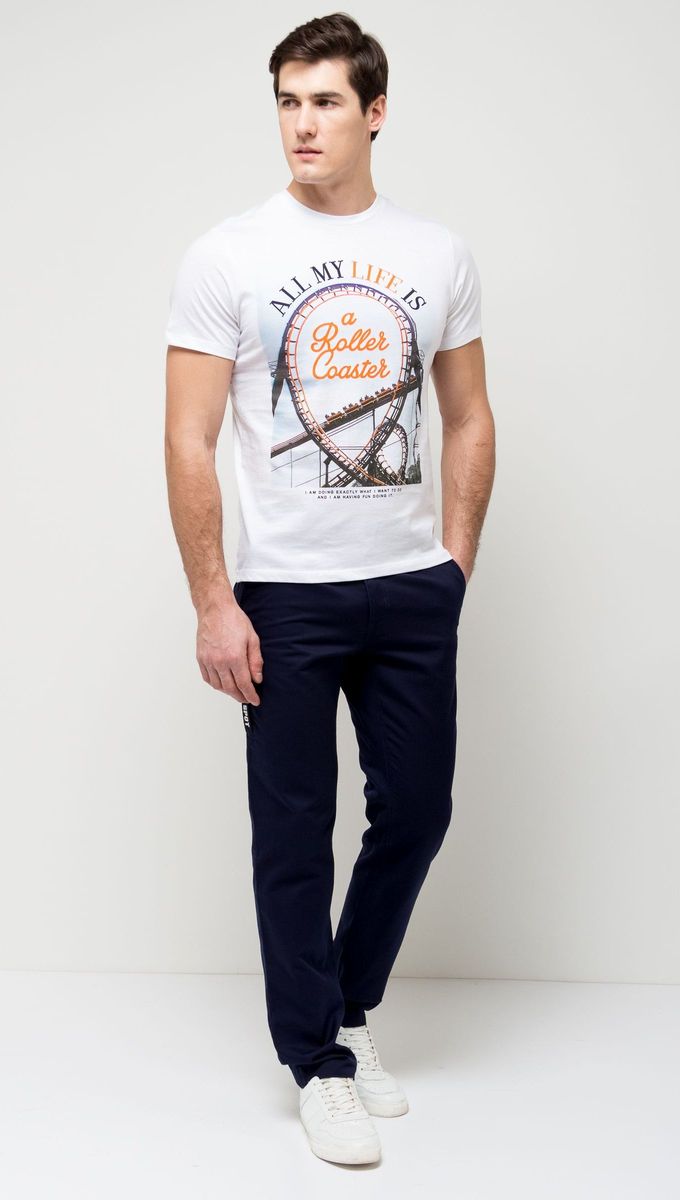 Футболка мужская Sela, цвет: белый. Ts-411/093-7161. Размер XS (44)Ts-411/093-7161 Футболка мужская Sela, цвет: белый. Ts-411/093-7161. Размер XS (44)Ts-411/093-7161Стильная мужская футболка полуприлегающего силуэта Sela изготовлена из натурального хлопка и оформлена оригинальным принтом с надписями. Воротник дополнен мягкой трикотажной резинкой.Яркий цвет модели позволяет создавать модные образы.