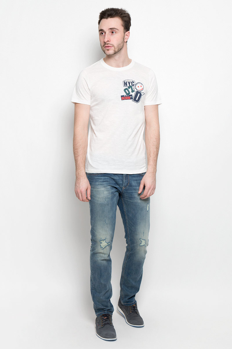 Футболка мужская Tom Tailor Denim, цвет: молочный. 1037489.00.12_2132. Размер L (50)1037489.00.12_2132 Футболка мужская Tom Tailor Denim, цвет: молочный. 1037489.00.12_2132. Размер L (50)1037489.00.12_2132Мужская футболка Tom Tailor Denim изготовлена из высококачественного натурального хлопка. Модель с короткими рукавами и круглым вырезом горловины украшена принтом с изображением спортивных нашивок.