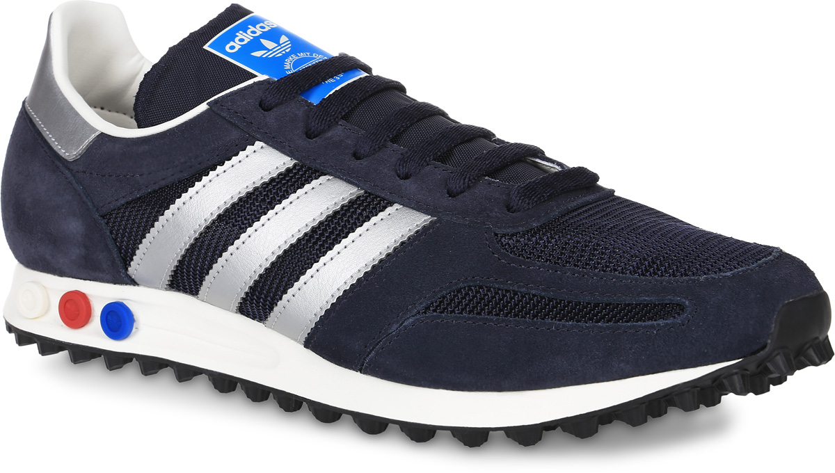 Кроссовки мужские adidas Originals La Trainer Og, цвет: темно-синий, серебряный. BB1208. Размер 6,5 (38,5)BB1208 Кроссовки мужские adidas Originals La Trainer Og, цвет: темно-синий, серебряный. BB1208. Размер 6,5 (38,5)BB1208Мужские кроссовки adidas Originals La Trainer Og выполнены из натуральной кожи разной текстуры и текстиля. Модель оформлена фирменными нашивками. Шнурки надежно зафиксируют модель на ноге. Кроссовки оснащены системой с регулировкой амортизации задней части стопы. Внутренняя поверхность из сетчатого текстиля комфортна при движении. Стелька выполнена из легкого ЭВА-материала с поверхностью из текстиля. Подошва изготовлена из высококачественной резины и дополнена протектором.