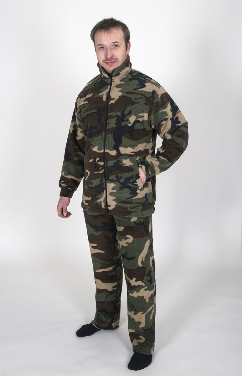 Комплект одежды Fisherman Комфорт: брюки, кофта, цвет: камуфляж. 9500. Размер 50/52Комфорт Комплект одежды Fisherman Комфорт: брюки, кофта, цвет: камуфляж. 9500. Размер 50/52КомфортТермокостюм Комфорт - флисовый костюм сочетает в себе преимущества термобелья и спортивного костюма. Можно одевать в качестве термобелья, или в сочетании с ним, под верхнюю одежду, а также использовать как обычные брюки и куртку. Куртка имеет разъемную молнию, высокий воротник и два глубоких кармана. Брюки также имеют два кармана и пояс на широкой резинке. Низ куртки и брюк регулируется при помощи резинки и стопперов. Термокостюм изготавливается из ткани Polar fleece плотностью 300 гр\м2.Polar fleece это: трикотажная ткань с двухсторонним ворсом: особо износоусточивым с наружной стороны - Polar и очень мягким и комфортным с внутренней - fleece. Лучший современный заменитель шерсти, дышащий и не вызывающий аллергии.Основные достоинства и преимущества: высокоэффективная теплозащита; мягкость и комфорт при прикосновении; отлично впитывает влагу и не холодит тело при намокании, как одежда из хлопка; быстро высыхает после намокания - быстрее , чем хлопок или шерсть;не обладает усадкой после стирки; не растягивается и не теряет форму в процессе эксплуатации.
