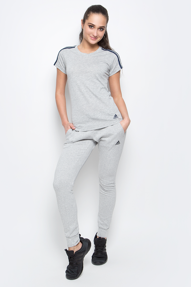 Футболка женская adidas Ess 3S Slim Tee, цвет: серый. S97186. Размер XS (40/42)S97186 Футболка женская adidas Ess 3S Slim Tee, цвет: серый. S97186. Размер XS (40/42)S97186Спортивная женская футболка Ess 3s slim tee от adidas современного приталенного кроя выполнена из отводящей влагу тканис технологией climalite, которая поможет сохранить комфортное ощущение сухости. У модели круглый ворот, на рукавах узнаваемые три полоски. Эта модель - часть экологической программы adidas: использованы технологии, сберегающие природные ресурсы, каждая нить имеет значение, переработанный полиэстер сохраняет природные ресурсы и уменьшает отходы производства.