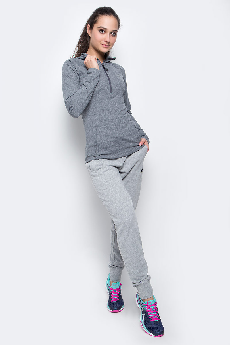 Лонгслив для бега женский Asics LS Hoodie, цвет: серый. 144013-0773. Размер XL (50/52)144013-0773 Лонгслив для бега женский Asics LS Hoodie, цвет: серый. 144013-0773. Размер XL (50/52)144013-0773Лонгслив для бега Asics LS Hoodie, выполненный из полиэстера и эластана, оформлен фирменной аппликацией и прострочкой. Модель с капюшоном и длинным рукавом регланом застегивается с помощью молнии.