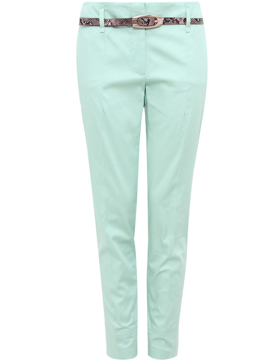 Брюки женские oodji Collection, цвет: ментоловый. 21703094-3/33482/6500N. Размер 40-170 (46-170)21703094-3/33482/6500N Брюки женские oodji Collection, цвет: ментоловый. 21703094-3/33482/6500N. Размер 40-170 (46-170)21703094-3/33482/6500NСтильные женские брюки oodji выполнены из хлопка с небольшим добавлением полиуретана. Модель со средней посадкой застегивается на молнию, пуговицу и застежку-крючок, имеются шлевки для ремня. По бокам изделие дополнено втачными карманами, сзади имитацией двух прорезных карманов.К брюкам прилагается ремень из искусственной кожи с металлической пряжкой.