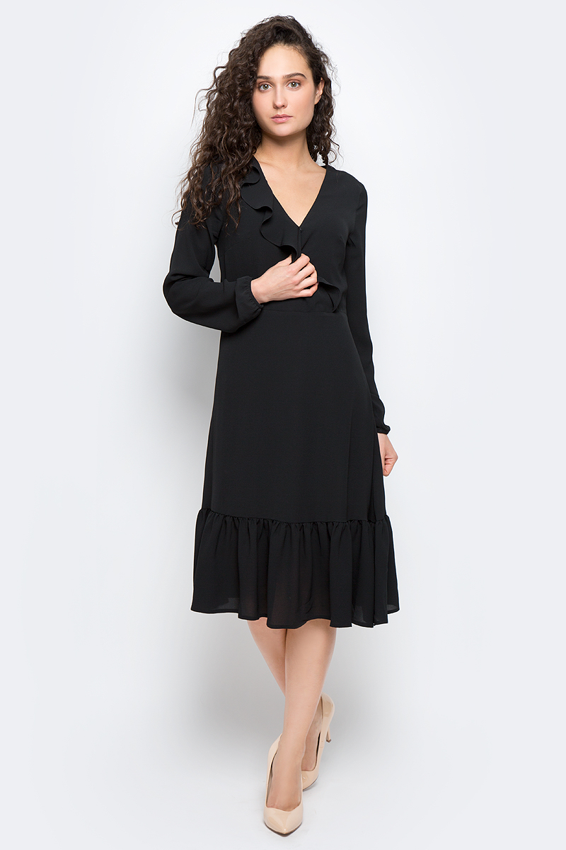 Платье Tom Tailor Contemporary, цвет: черный. 5019711.00.75_2999. Размер 42 (48)5019711.00.75_2999 Платье Tom Tailor Contemporary, цвет: черный. 5019711.00.75_2999. Размер 42 (48)5019711.00.75_2999Стильное платье Tom Tailor Contemporary выполнено из качественного полиэстера с добавлением эластана. Модель-миди с V-образным вырезом горловины и длинными рукавамизастегивается на потайную молнию по боковому шву. Манжеты на рукавах дополнены эластичными тонкими резинками, воротник оснащен потайной кнопочкой. Низ платья и перед оформлены оригинальной оборкой со складками.