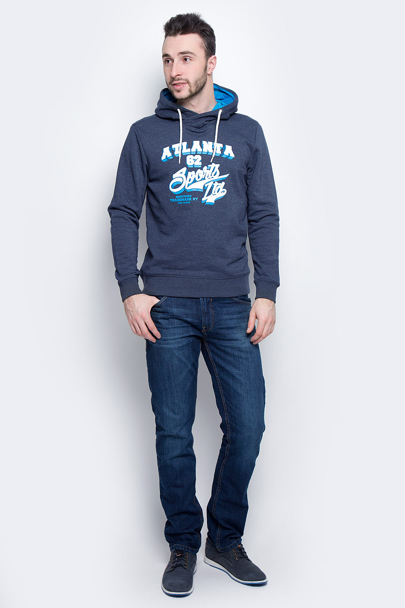 Толстовка мужская Tom Tailor, цвет: синий. 2530933.00.10_6740. Размер S (46)2530933.00.10_6740 Толстовка мужская Tom Tailor, цвет: синий. 2530933.00.10_6740. Размер S (46)2530933.00.10_6740Мужская толстовка Tom Tailor с длинными рукавами и капюшоном изготовлена из хлопка с добавлением полиэстера.Объем капюшона регулируется при помощи шнурка-кулиски. Толстовка украшена принтом с логотипом бренда на груди. Низ и рукава изделия дополнены широкими эластичными манжетами.