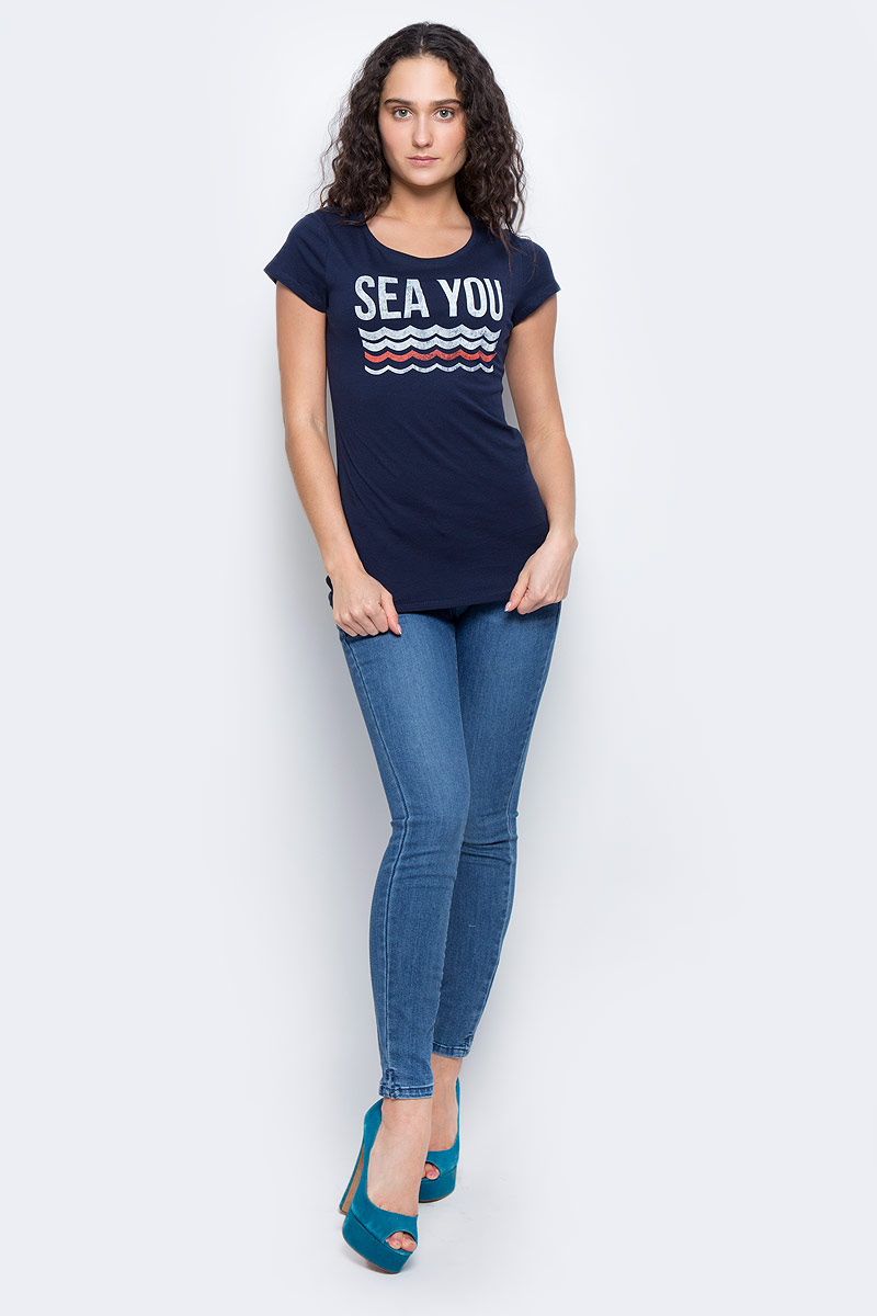Футболка женская Tom Tailor Denim, цвет: темно-синий. 1037264.00.71_6593. Размер M (46)1037264.00.71_6593 Футболка женская Tom Tailor Denim, цвет: темно-синий. 1037264.00.71_6593. Размер M (46)1037264.00.71_6593Женская футболка Tom Tailor Denim выполнена из натурального хлопка. Модель с круглым вырезом горловины и короткими рукавами оформлена оригинальным принтом.