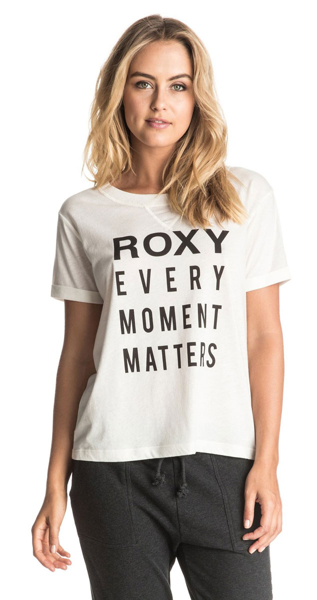 Футболка женская Roxy Minor Swing C, цвет: белый. ERJZT03787-WBT0. Размер XXS (38)ERJZT03787-WBT0 Футболка женская Roxy Minor Swing C, цвет: белый. ERJZT03787-WBT0. Размер XXS (38)ERJZT03787-WBT0Женская футболка Roxy Minor Swing C выполнена из полиэстера и хлопка. Модель с круглым вырезом горловины и короткими стандартными рукавами оформлена на груди принтовыми надписями. Прекрасный вариант на каждый день.