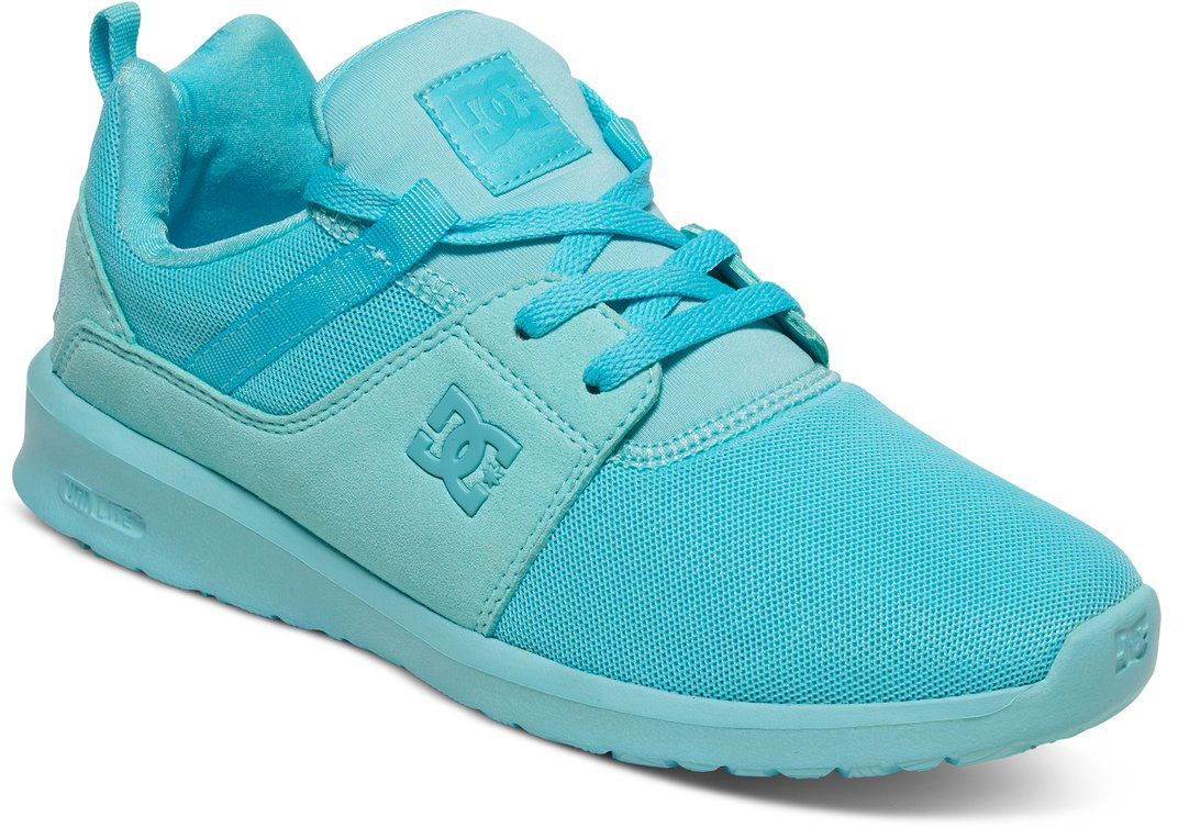 Кроссовки женские DC Shoes Heathrow, цвет: голубой. ADJS700021-MNT. Размер 6,5B (37,5)ADJS700021-MNT Кроссовки женские DC Shoes Heathrow, цвет: голубой. ADJS700021-MNT. Размер 6,5B (37,5)ADJS700021-MNTСтильные женские кроссовки DC Shoes Heathrow - отличный вариант на каждый день.Модель выполнена из текстиля. Шнуровка надежно фиксирует обувь на ноге. Резиновая подошва с протектором гарантирует отличное сцепление с поверхностью. В таких кроссовках вашим ногам будет комфортно и уютно.