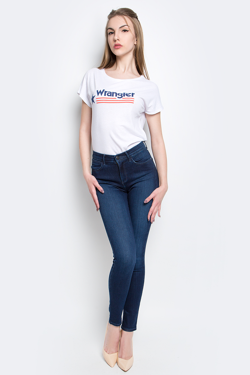 Джинсы женские Wrangler, цвет: темно-синий. W27HX786N. Размер 27-32 (42/44-32)W27HX786N Джинсы женские Wrangler, цвет: темно-синий. W27HX786N. Размер 27-32 (42/44-32)W27HX786NЖенские джинсы Wrangler выполнены из высококачественного эластичного хлопка с добавлением эластомультиэстера. Джинсы-скинни завышенной посадки застегиваются на пуговицу в поясе и ширинку на застежке-молнии, дополнены шлевками для ремня. Джинсы имеют классический пятикарманный крой: спереди модель дополнена двумя втачными карманами и одним маленьким накладным кармашком, а сзади - двумя накладными карманами. Джинсы украшены декоративными потертостями.