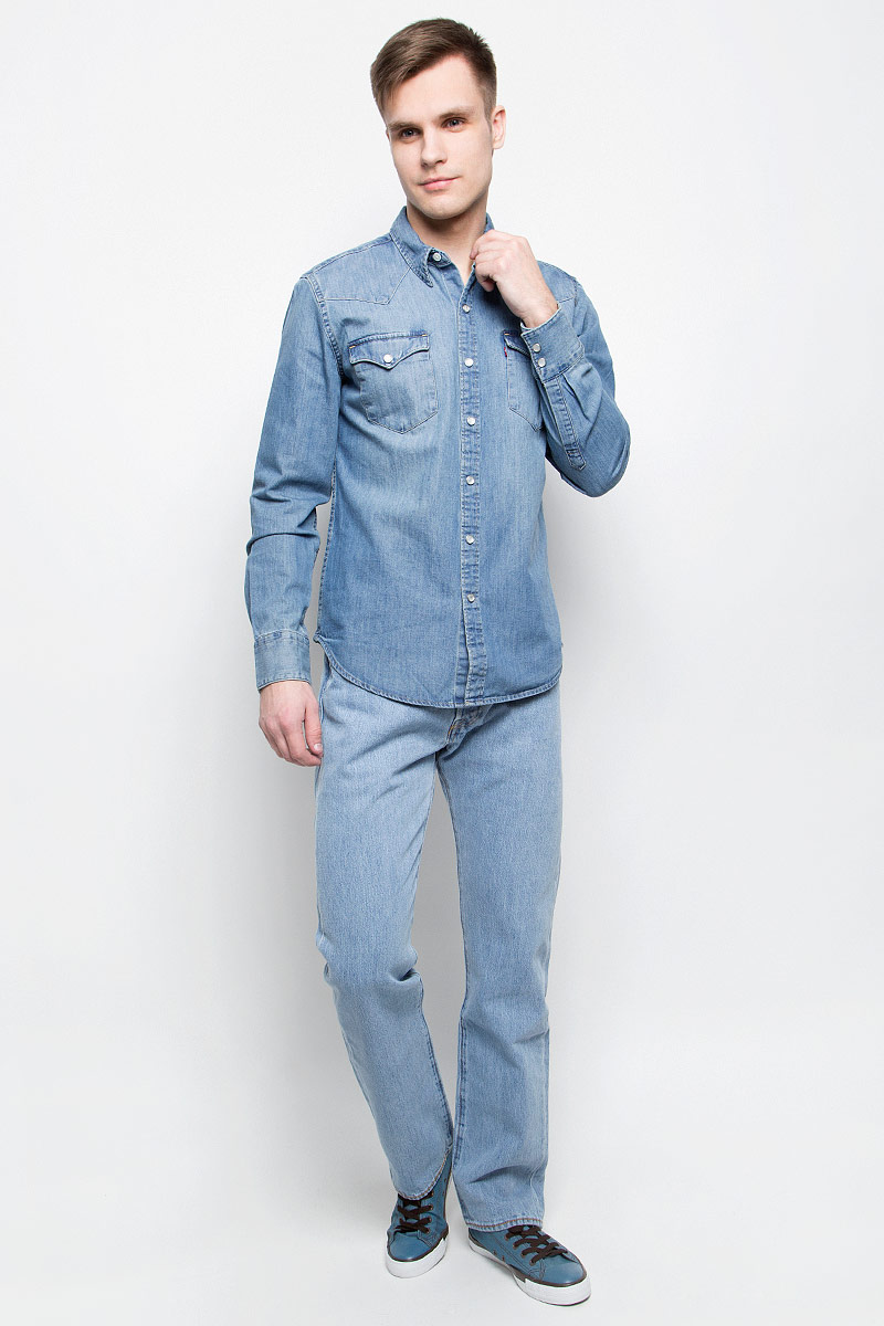Рубашка мужская Levis®, цвет: синий. 6581601160. Размер S (46)6581601160 Рубашка мужская Levis®, цвет: синий. 6581601160. Размер S (46)6581601160Мужская джинсовая рубашка Levis® выполнена из натурального хлопка. Рубашка с длинными рукавами и отложным воротником застегивается на кнопки спереди. Манжеты рукавов также застегиваются на кнопки. Рубашка украшена контрастной отстрочкой. На груди расположены два накладных кармана с клапанами на кнопках.