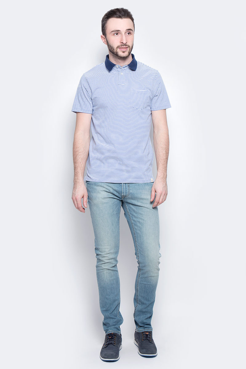 Поло мужское Lee Striped Polo, цвет: синий, белый. L60UQUSF. Размер L (50)L60UQUSF Поло мужское Lee Striped Polo, цвет: синий, белый. L60UQUSF. Размер L (50)L60UQUSFМужское поло Lee Striped Polo изготовлено из натурального хлопка. Модель в полоску с короткими рукавами и отложным воротником застегивается спереди на две пуговицы. На груди расположен накладной карман, по бокам поло дополнено небольшими разрезами.