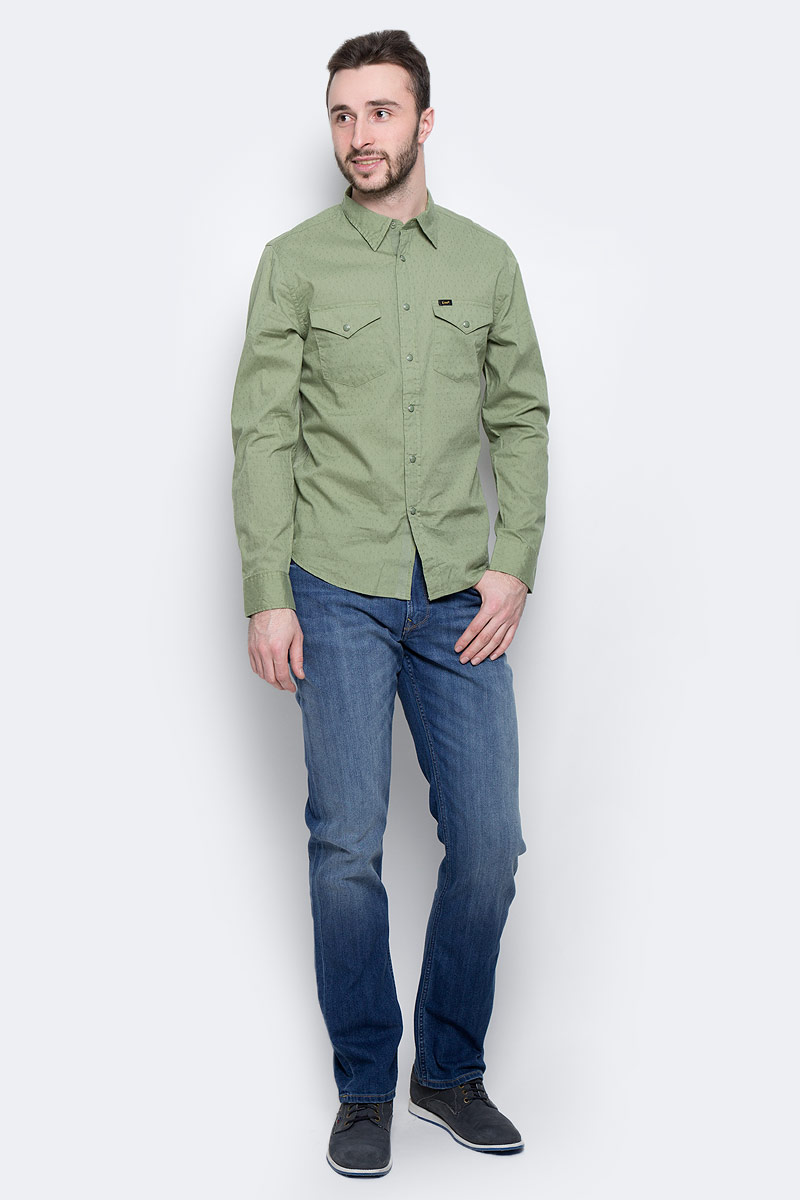 Рубашка мужская Lee Western Shirt, цвет: хаки. L644IBSN. Размер M (48)L644IBSN Рубашка мужская Lee Western Shirt, цвет: хаки. L644IBSN. Размер M (48)L644IBSNМужская рубашка Lee Western Shirt изготовлена из натурального хлопка. Модель с короткими рукавами имеет на груди два накладных кармана под клапанами на кнопках. Рубашка застегивается на кнопки и верхнюю пуговицу. Низ модели слегка закруглен.