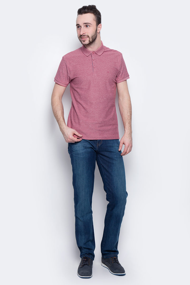 Поло мужское Wrangler Refined Polo, цвет: красный, белый. W7A71KIGH. Размер M (48)W7A71KIGH Поло мужское Wrangler Refined Polo, цвет: красный, белый. W7A71KIGH. Размер M (48)W7A71KIGHМужское поло Wrangler Refined Polo изготовлено из хлопка с добавлением эластана. Классическая модель с короткими рукавами и отложным воротником застегивается спереди на три пуговицы. По бокам поло дополнено небольшими разрезами.