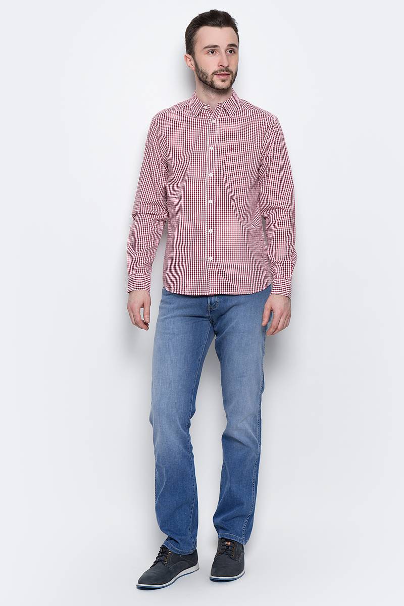 Джинсы мужские Wrangler Texas, цвет: синий. W121MU91P. Размер 32-34 (48-34)W121MU91P Джинсы мужские Wrangler Texas, цвет: синий. W121MU91P. Размер 32-34 (48-34)W121MU91PМужские джинсы Wrangler Texas к выполнены из высококачественного эластичного хлопка с добавлением полиэстера и лиоцелла. Джинсы прямого кроя и стандартной посадки застегиваются на пуговицу в поясе и ширинку на застежке-молнии, дополнены шлевками для ремня. Джинсы имеют классический пятикарманный крой: спереди модель дополнена двумя втачными карманами и одним маленьким накладным кармашком, а сзади - двумя накладными карманами. Джинсы украшены декоративными потертостями.