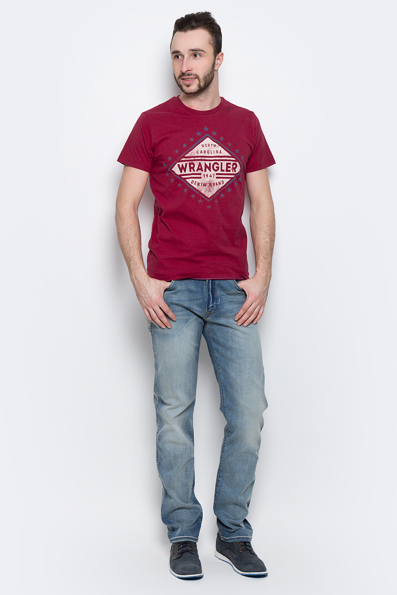 Футболка мужская Wrangler Americana, цвет: красный. W7A52FK47. Размер L (50)W7A52FK47 Футболка мужская Wrangler Americana, цвет: красный. W7A52FK47. Размер L (50)W7A52FK47Мужская футболка Wrangler Americana изготовлена из натурального хлопка. Модель выполнена с круглой горловиной и короткими рукавами. Спереди футболка декорирована оригинальным принтом.